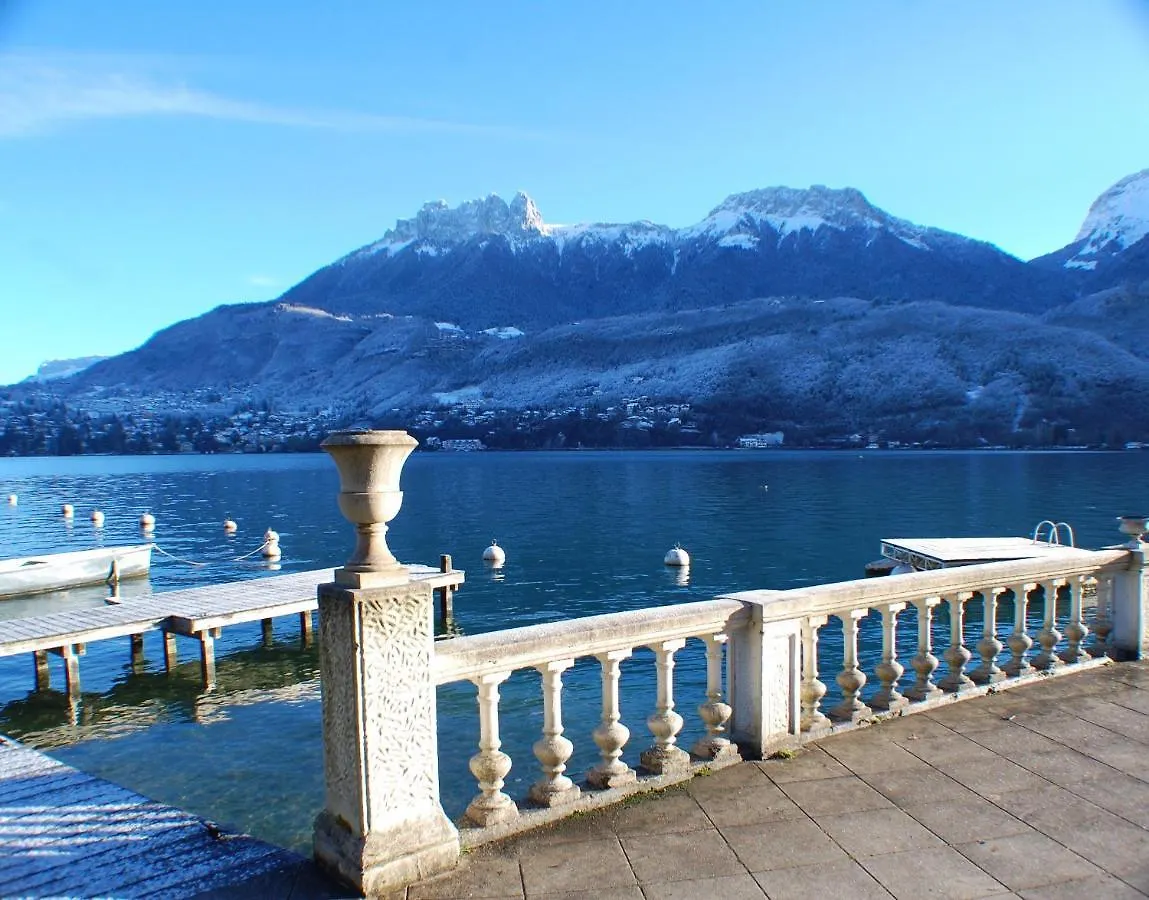 Les Libellules Acces Direct Au Lac Et Piste Cyclable, 7 Apts Du Studio Au T5 By Lla Selections Duingt 0*,  France