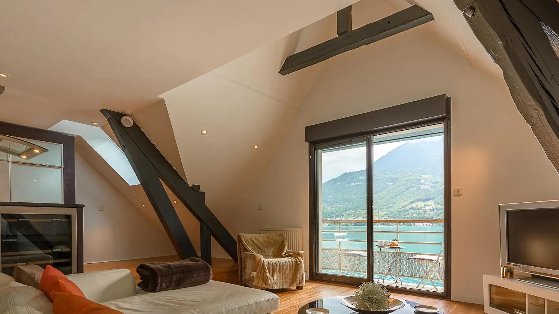 Apartment Les Libellules Acces Direct Au Lac Et Piste Cyclable, 7 Apts Du Studio Au T5 By Lla Selections Duingt